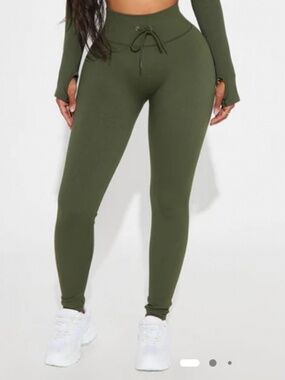 New Mountain Trails Effortless Seamless Active Legging - Olive